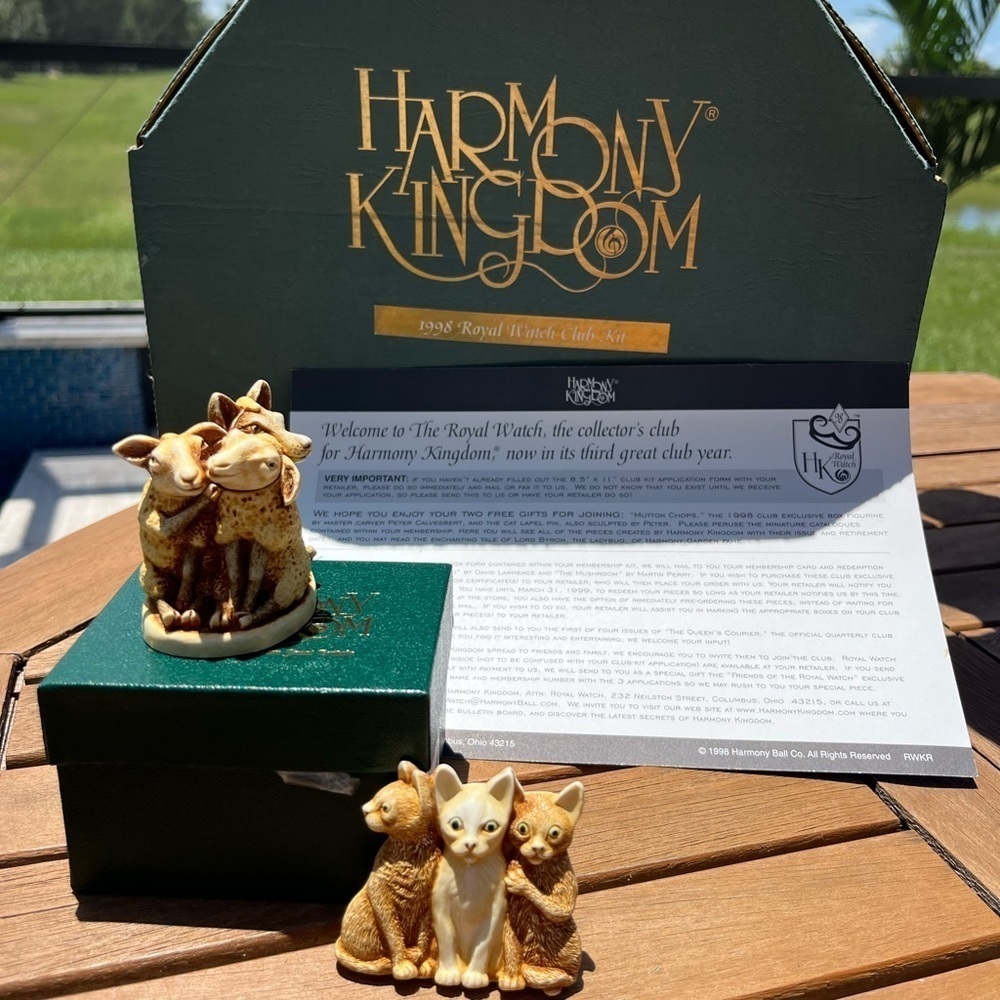 HARMONY KINGDOM - 1998 ROYAL WATCH COLLECTOR KIT - MUTTON CHOPS / CAT PIN